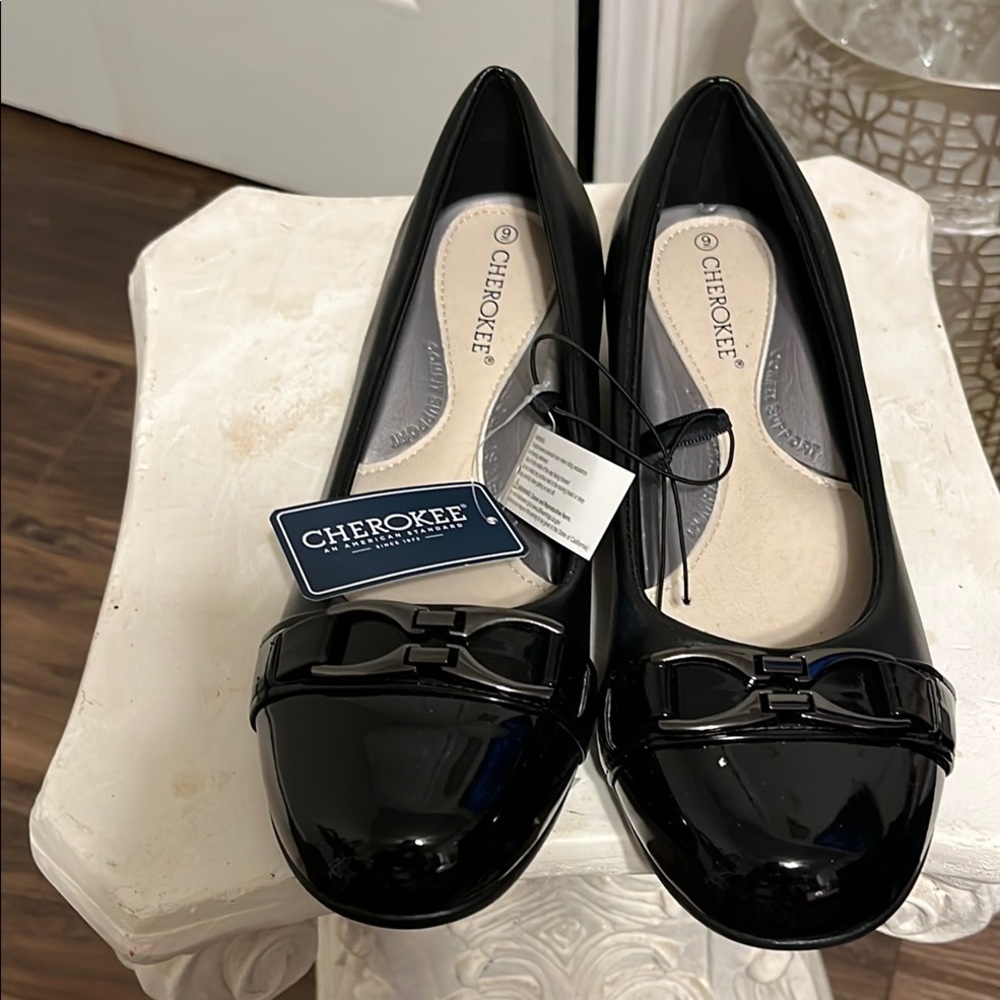 Cherokee Women's Black Patent Flats